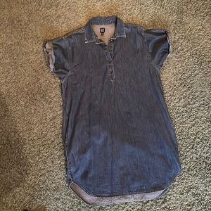 Gap short sleeve denim pullover, size small